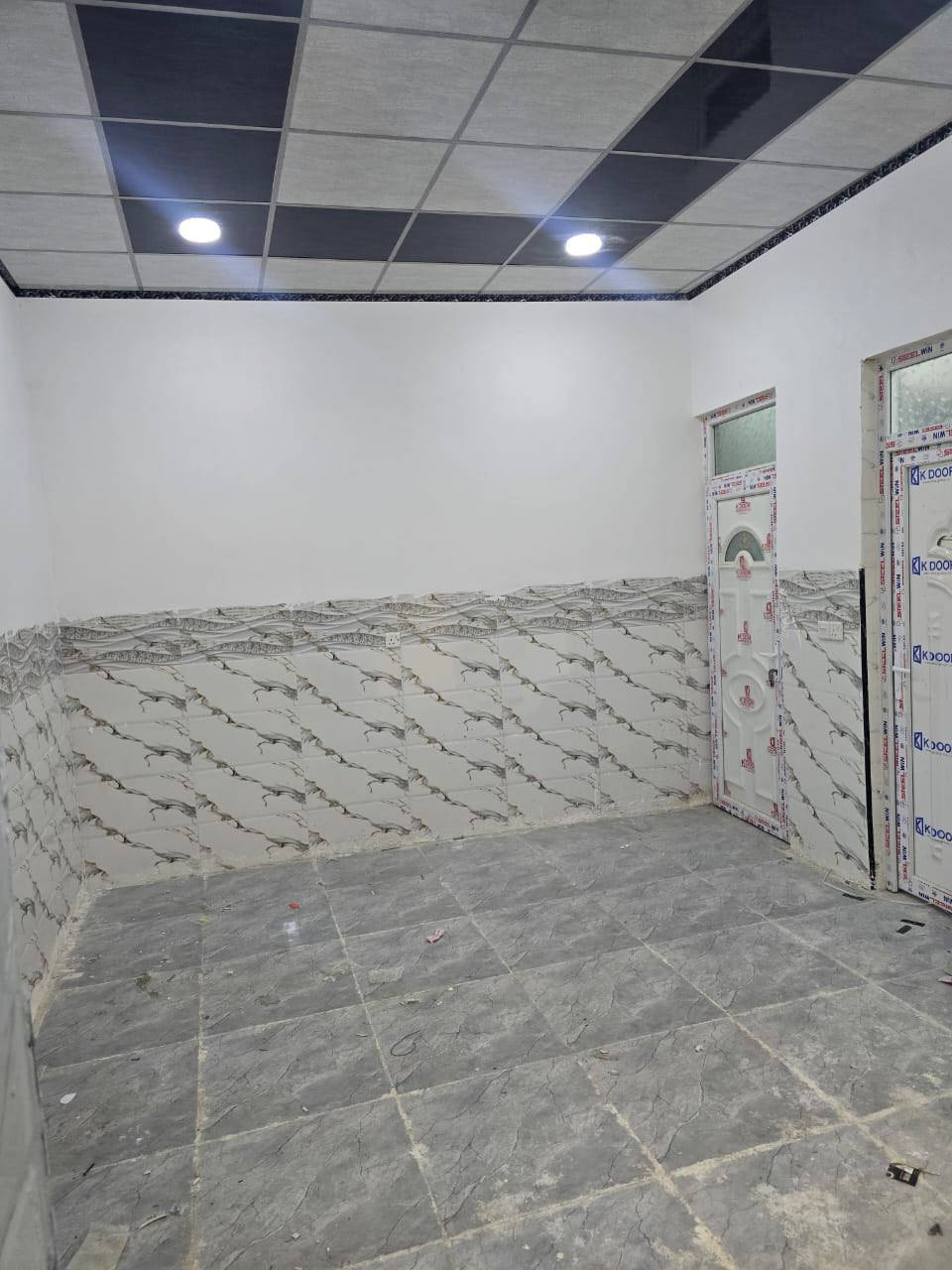 دور للبيع الموصل حي الانتصار سعر الدار 55 مليون 
طابقين كل دار 
زيرو استلام فوري 
مساحه الدار الواحد 55 متر 
غرفتين واستقبال ومطبخ وخدمات وسطح 

للإستفسار مراجعة المكتب او الاتصال على الأرقام التالية ايمن
0750 214 4093
0775 630 2993 واتساب
اوس
0770 287 3744
0750210508الرواسي_للحقارات
ابو سند
***********
'***********75 7142899
عنوان المكتب حي النور سايدين دانية ماركت مقابل افران
الرائد
