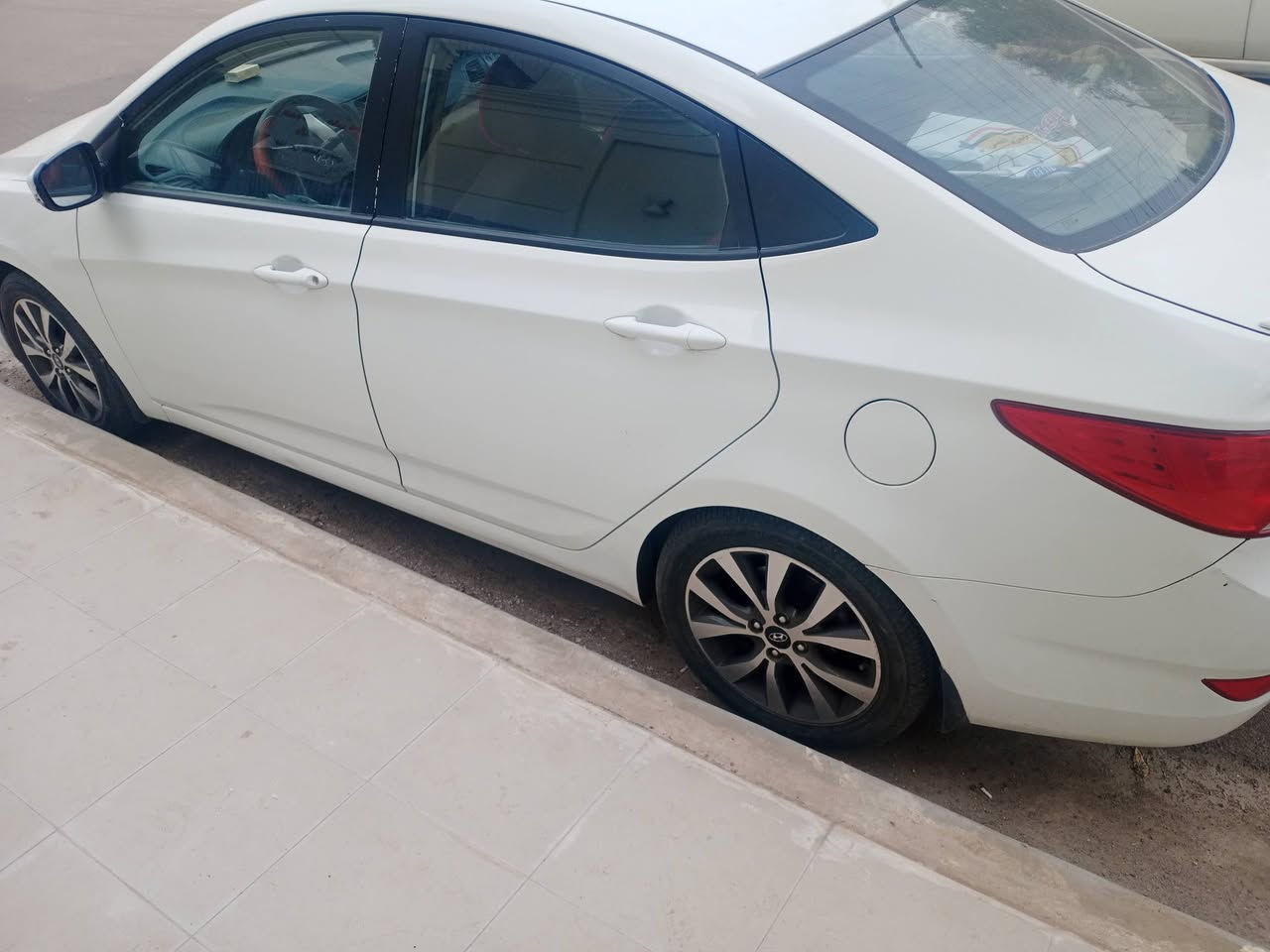 السلام وعليكم اكسنت موديل 16مكفوله من الضربه كير محرك صدر تبريد تخم تاير كله على الفحص ويل كب 16فتحه مكان السياره علي الصالح السعر 118وبيها مجال كلش قليل*********** امير كوبره
