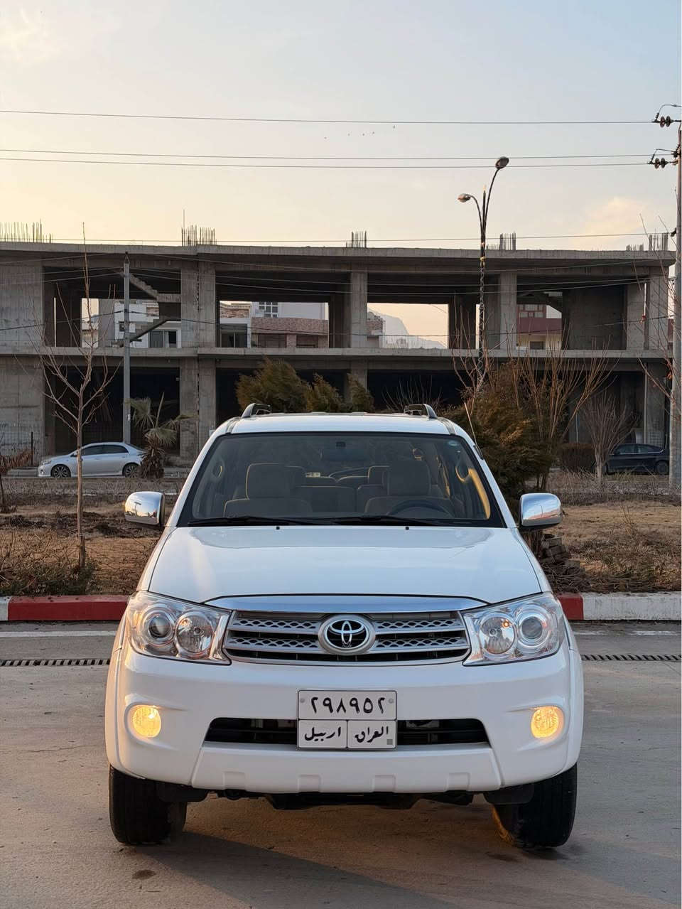 فۆرچنەر ٢٠١١ 
دەبل ئەکسل ناو زەرد تۆماتیک تەبرید مەرکەزی ٣ ریز کوشن 
گیرومەکینە بەشەرت بێ عەیب 
تحویل خرامە بەشەرت
بێ بۆیاخ بێ سارد بێ لێ دران 
سەیارەکە هیچی نیە هەموو گیانی بەشەرت دەفرۆشم 
نرخ/  ١٦٥ 
شوین/ رانیە 
کۆرەک /   ***********
ئاسیا  /   *********** رانية, السليمانية
