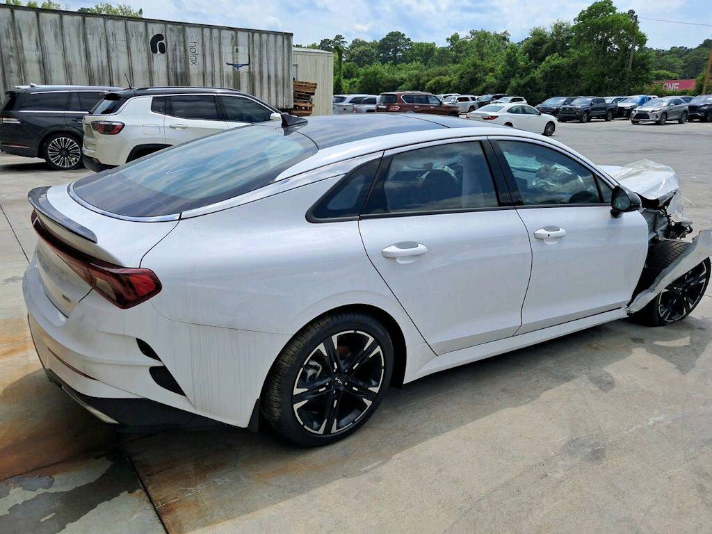 للبيع كيا كي 5 2024 
جي تي لاين كامل مواصفات للاخير 
ماشيه 10 الف 
محرك 1600 تيربو
داخل ماروني 
الحادث كما موضح بالصور 
رقم بغداد هزة جديده تحويل ثاني يوم
مكاني بغداد الزعفرانيه 
السعر 185 ورقه وبيها مجال وشراي يتدلل
رقم مبايل *********** متواجد خاص واتساب***********