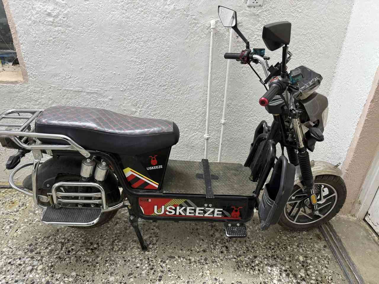 سلام عليكم 
يوجد موطور شحن جديد مامستخدم صارله شهر 
سعر 850 وبي مجال ***********
