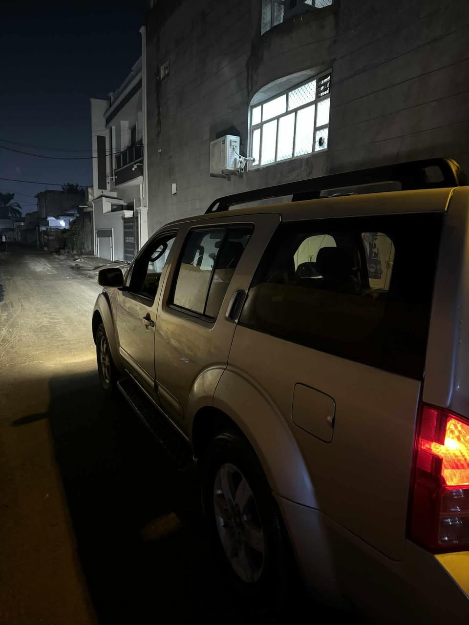 السلام عليكم ، نيسان باثفندر موديل 2010 للبيع السيارة مصبوغة كلير كما موضح بالسونار صفحة واحدة فقط أبيع صبغ حزام ، رقم بصرة دولي بإسمي تبريد 3 قطع تحكم ستيرن جهتين ، فول مواصفات عدا البصمة و فتحة السقف ، جنطة شفط محرك وگير مكفول ، مكان السيارة ديالى بعقوبة ، السعر 120 ورقة ، للاستفسار : *********** .
