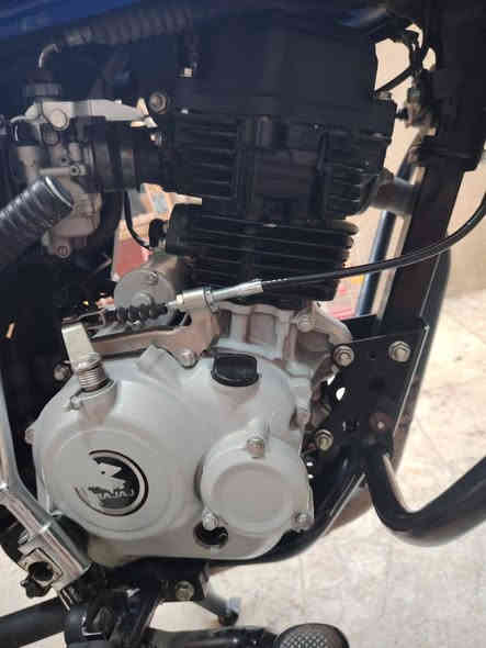 السلام عليكم دراجه بوكسر مرقمه وبيه لوحه نكليزي موديل 2023بل سنويه وهيه الدراجه نزله با 2024 وعشرين الدراجه شوفت عينك مليونين وربعميه وبيه مجال مكاني الشعب ***********
