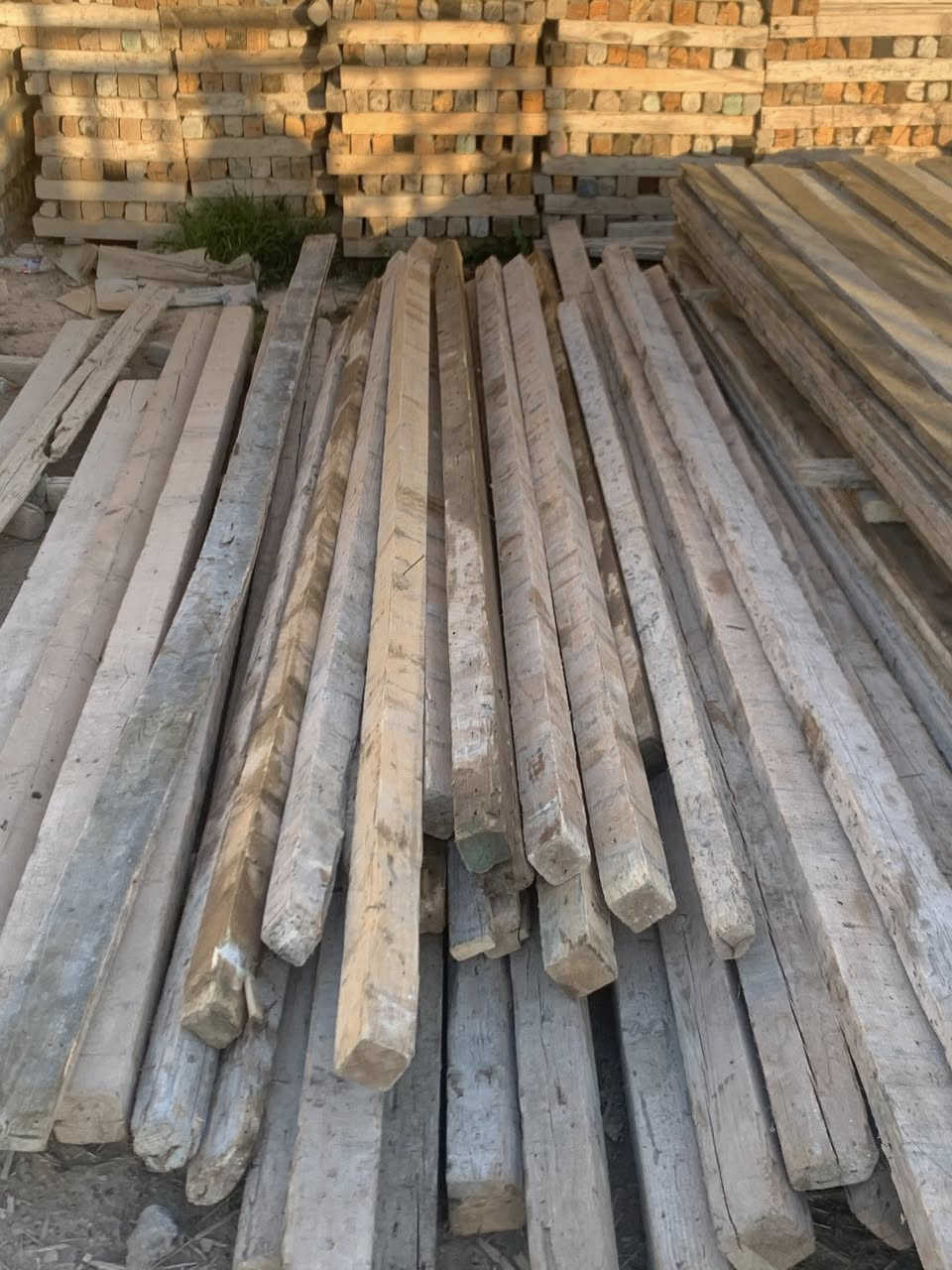 السلام عليكم متوفر خشب مختلف القياسات العنوان بغداد بوب الشام ***********
