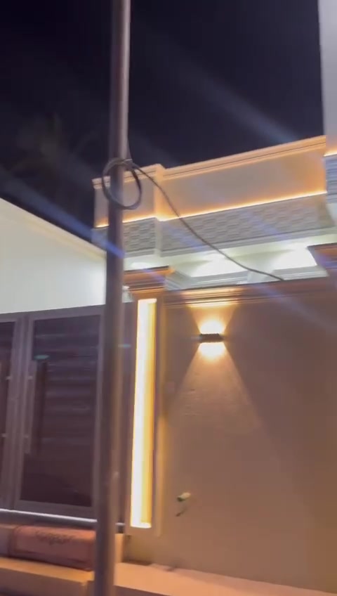 دار للبيع مساحه 140متر طابوملك زراعي ملاك عراقي معروف حديث جداا من الطراز الاول يتكون غرفتين منام مع صاله مع مطبخ مجموعة صحيات استقبال مناور شارع تبليط 10متر مكان مميز جداا قضاءشط العرب نهر حسن للاستفسار واتساب ***********او***********
