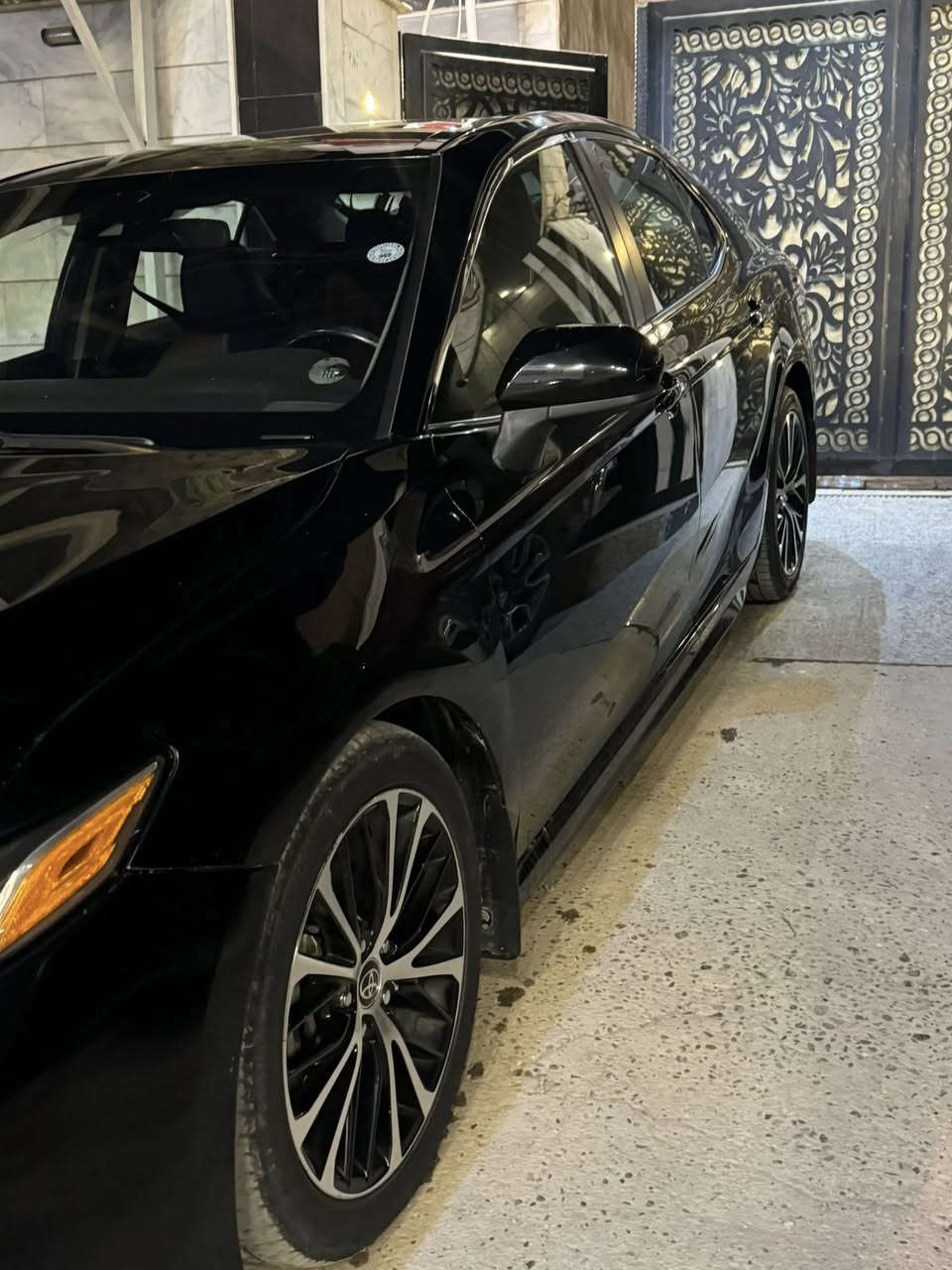 السلام عليكم
كامري 2020 وارد أمريكي حادث موضح بالصوره قطعتين والجاملغ الخلفي شويه كلير من امريكا 
رقم اربيل باسمي 
موصفات se المعروفه 
مكانها بابل حله 
سعر ١٧٦ وبيها مجال بسيط 
***********
