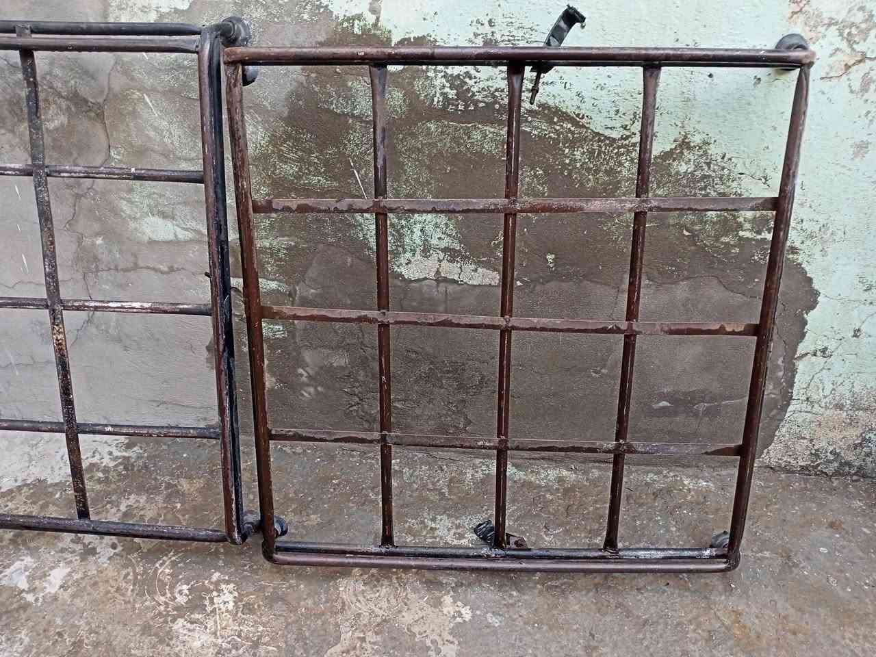 سلام عليكم سيبايات تكسي عدد 2 نظيفات تفصال السعر الوحدا 30 الف العنوان بغداد.الاسكان ***********
