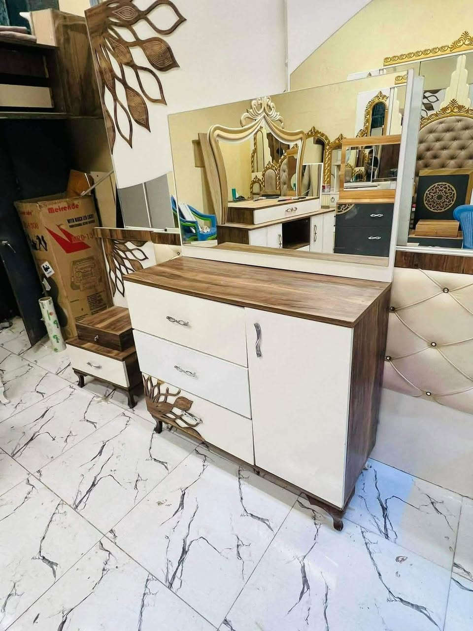 غرفة نوم تركي مستخدم👩‍❤️‍👨
نضافة 75بل💯 
عدد القطع / 5
نضام / سلايت 🚪
سعر/ 400قفل 💸
شد ونقل داخل بغداد مجاني🆓
يوجود توصيل محافضات✈️
تصعيد حسب الاتفاق 👩‍🚀


**إذا كنت صاحب هذا الإعلان وتريد حذفه لأي سبب، رجاءا أرسل رسالة إلى الدعم الفني**