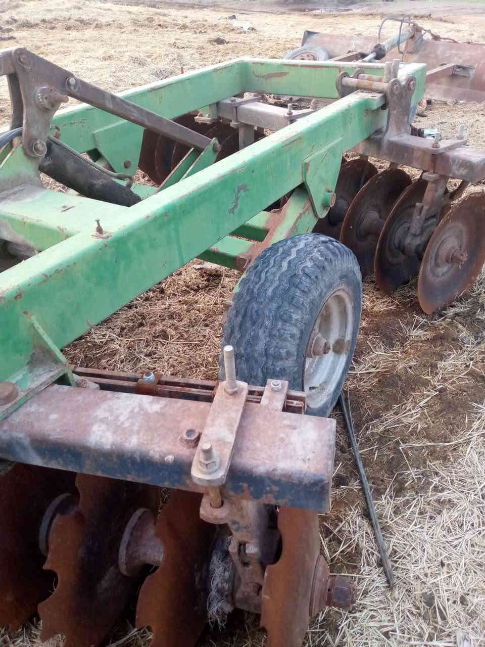 دسك للبيع مع معدلان مكانه نجف ناحيه القادسيه موبايل ***********
