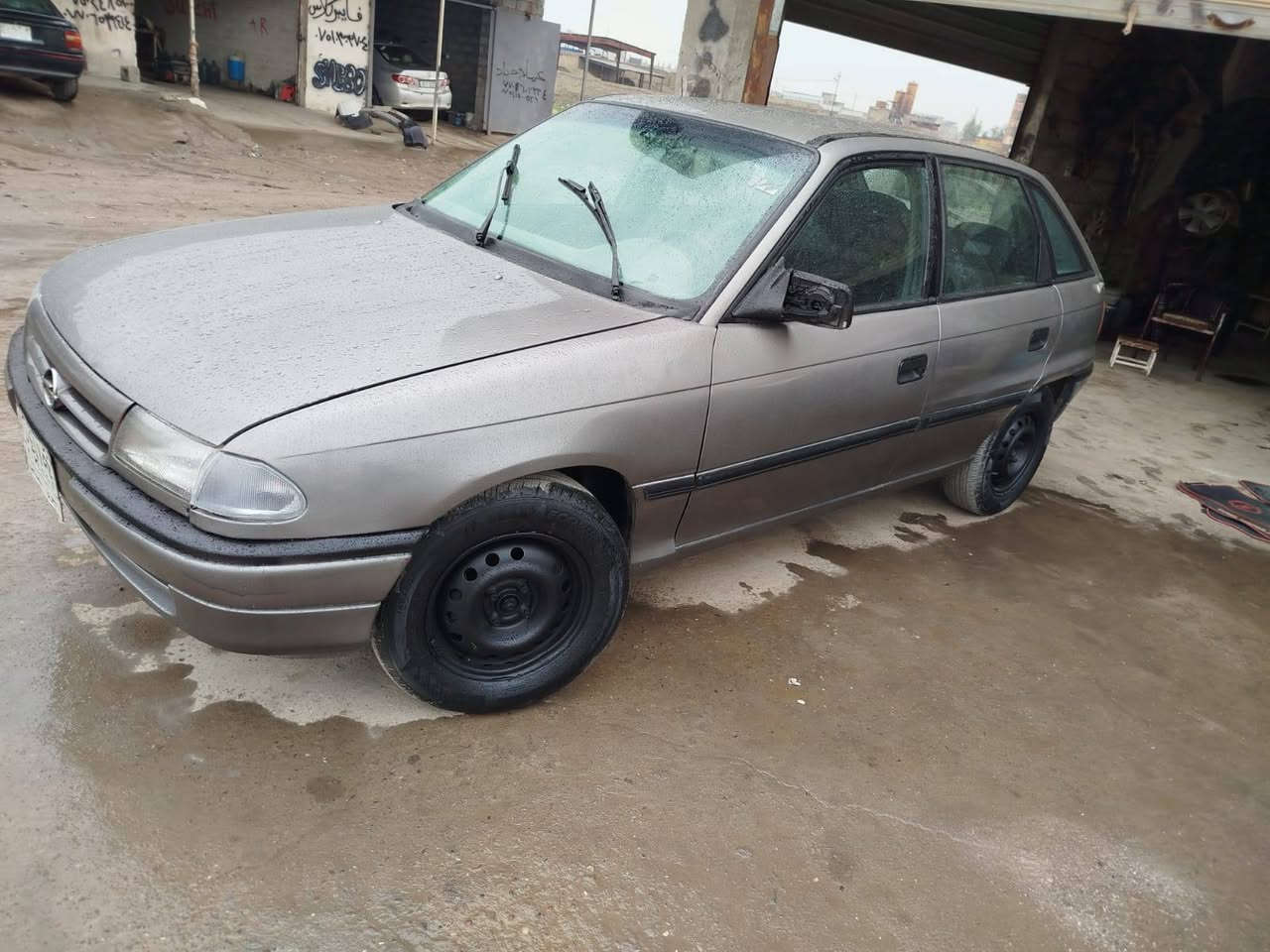 اوبل استرا ..١٩٩٣
رقم نينوى ألماني تابع لمشروع الوطني 
السياره جماليه. 
المحرك + كير بشرط لانفخ لاصرف لا بخار 
السعر : ٣٥ بيها مجال 
***********_ *********** 
الموصل _ الحمدانية الحمدانية, نينوى
