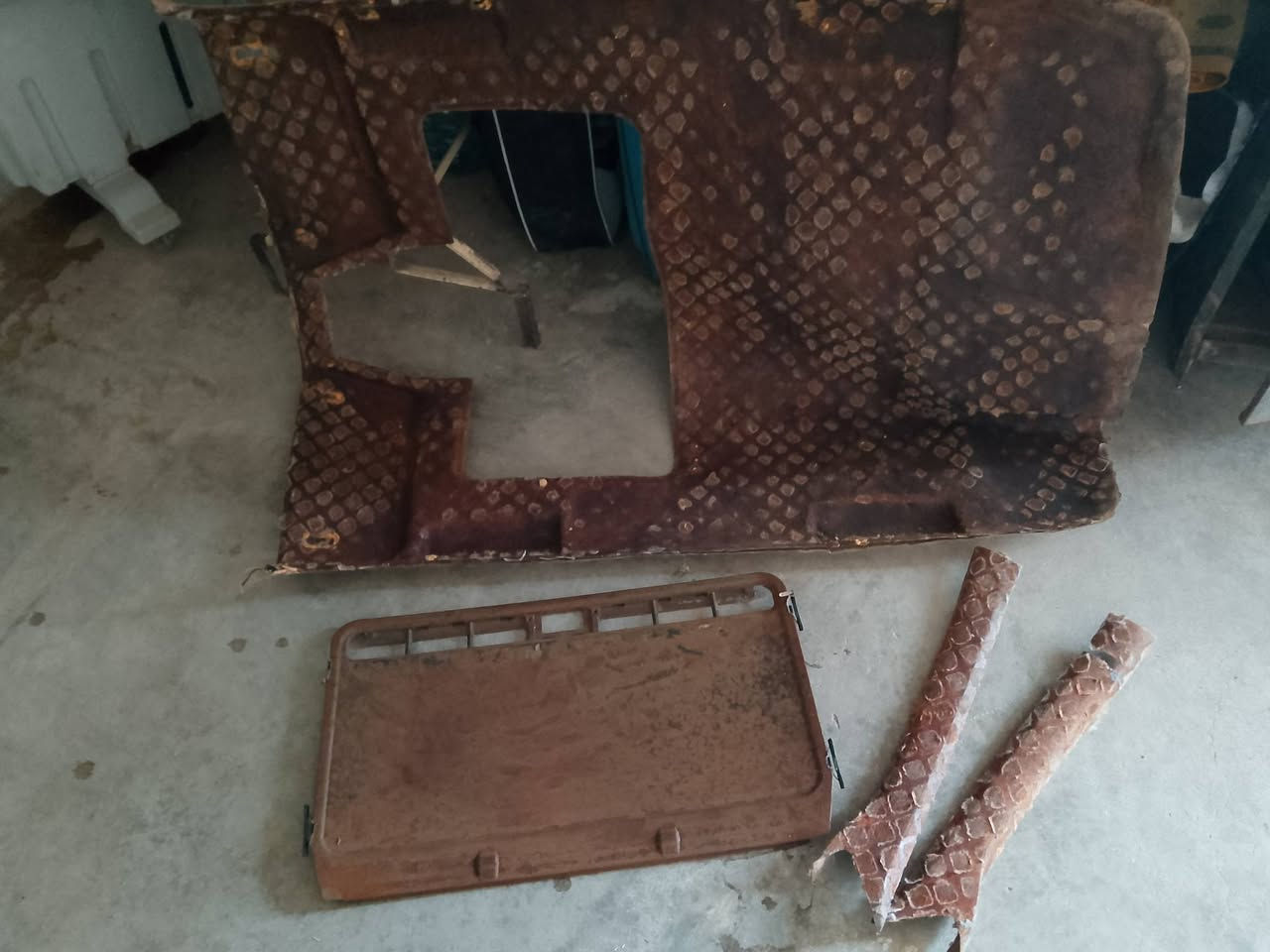 تغليف سقف 40الف قبل تغليف وبعدتغليف كركوك قريب على ملعب حريه ***********
