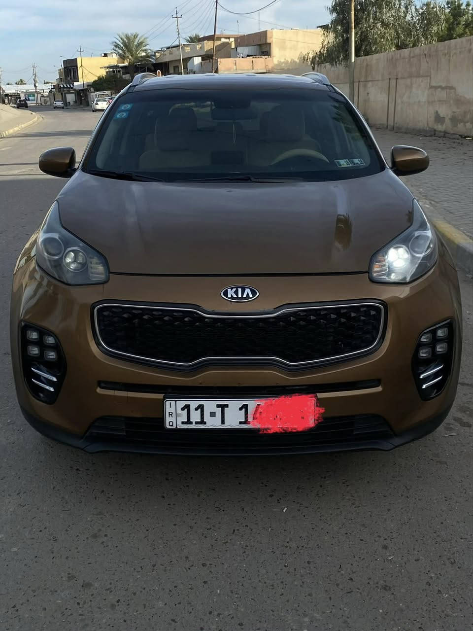 #للبيع كيا سبورتج موديل 2017
السلام عليكم
#السعر_148$ بيها مجال قليل
 #بأسمي رقم بغداد لوحات جديده
 السياره نظيفه بدون اي نقص (جاهزه ) :
• كير ( اوتو ) جيد + محرك جيد + تبريد  + تدفئه  
• صدر جديد + تخم تاير 
• كهربائيات كلها كامله و بلادي مابيها اي نقص او جطلات
هيتر كشنات اماميه
فول تحكمات 
دفع رباعي
مانع تزحلق
تبريد خلفي
شاشه جبيره 
كشن كهرباء
• غرفتها كلش نظيفه
بيها صبغ  البنيد و جاملغ امامي بدون دواخل
بدون دواخل بدون شواصي بدون اي شي مجرد طخه صغيره ع الخارج

العنوان : بغداد _ المحمودية
هـ /   ***********
