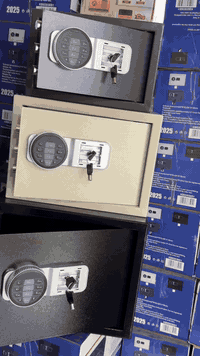 #قاصات#قاصة حديد غير قابلة للفتح او الكسرتعمل بنظام المفتاح . 🔑 والرمز ☎️

🛑الكبيره تكون بقياس العرض 38 والارتفاع 30 عمق 30🛑الوسط تكون بعرض 35 والارتفاع 25 والعمق 25 
🛑الصغيره تكون بعرض 30 ارتفاع 20 عمق 20 .

تثبيتهه بالحائط او توضع منضدياً (حسب الرغبه )

🛜سعر الصغيرة 40 والتوصيل مجاني  
🛜 سعر الوسط  50 والتوصيل مجاني
🛜  سعر الكبيرة 60 والتوصيل مجاني 

،——————————————للحجز والاستفسار يرجى مراسلة الصفحة او الاتصال على الارقام التأليه ***********
