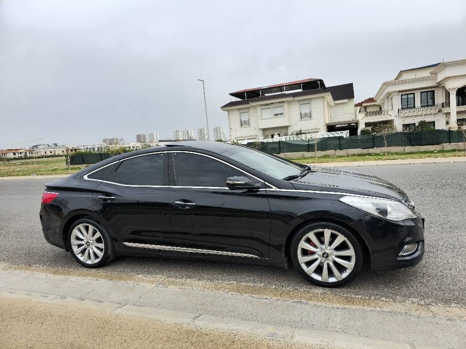 هۆندا ئەزێرا  ٢٠١٢
مەکینە 3.0ی 6 پستن 
فول فول مواسەفات 
سلایت 
پانۆراما 
شاشە گەورە 
کامێرا
٢ دەرگا بەسمە 
بەسمەیە 
کوشین جلد 
کوشین خەزن و کارەبای 
کوشین هیتەر 
٣ پەردە بیلاد 
ئاوێنە شەفت و کارەبای
سوکان ڤۆلیۆم 
تەعدیل سورعە 
سەیارەکە بێ سبوغە هیچی نیە 
گێڕ و مەکینە نەکرایتەوە بیلاد بە شەرتی فەحس و وەستا 
سەیارەکە زۆر توندو تۆڵە هەمو شتێکی بە شەرتە ماڵی دۆستە 
ڕەقەم و سەنەوی و ژینگەی نوێیە 
بەناوی خۆمە 
نرخی ١٢٥ و مەجالێکی برایانە 
هەولێر 
*********** أربيل, العراق
