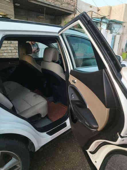 السلام عليكم ورحمة الله وبركاته سيارة للبيع سنتافي 2013 وارد امريكي مابيها اي ضربة كلين بس طخه دعامية فقط مكينة 2700سبور  مواصفات السيارة تحكم ستيرن تدفى كشن تبريد امامي وخلفي بصمة سيارة نظيفة مال بيت مكان بغداد الشعلة اي ستفسار اتصل على هذا رقم *********** سعر 135 بيها مجال
