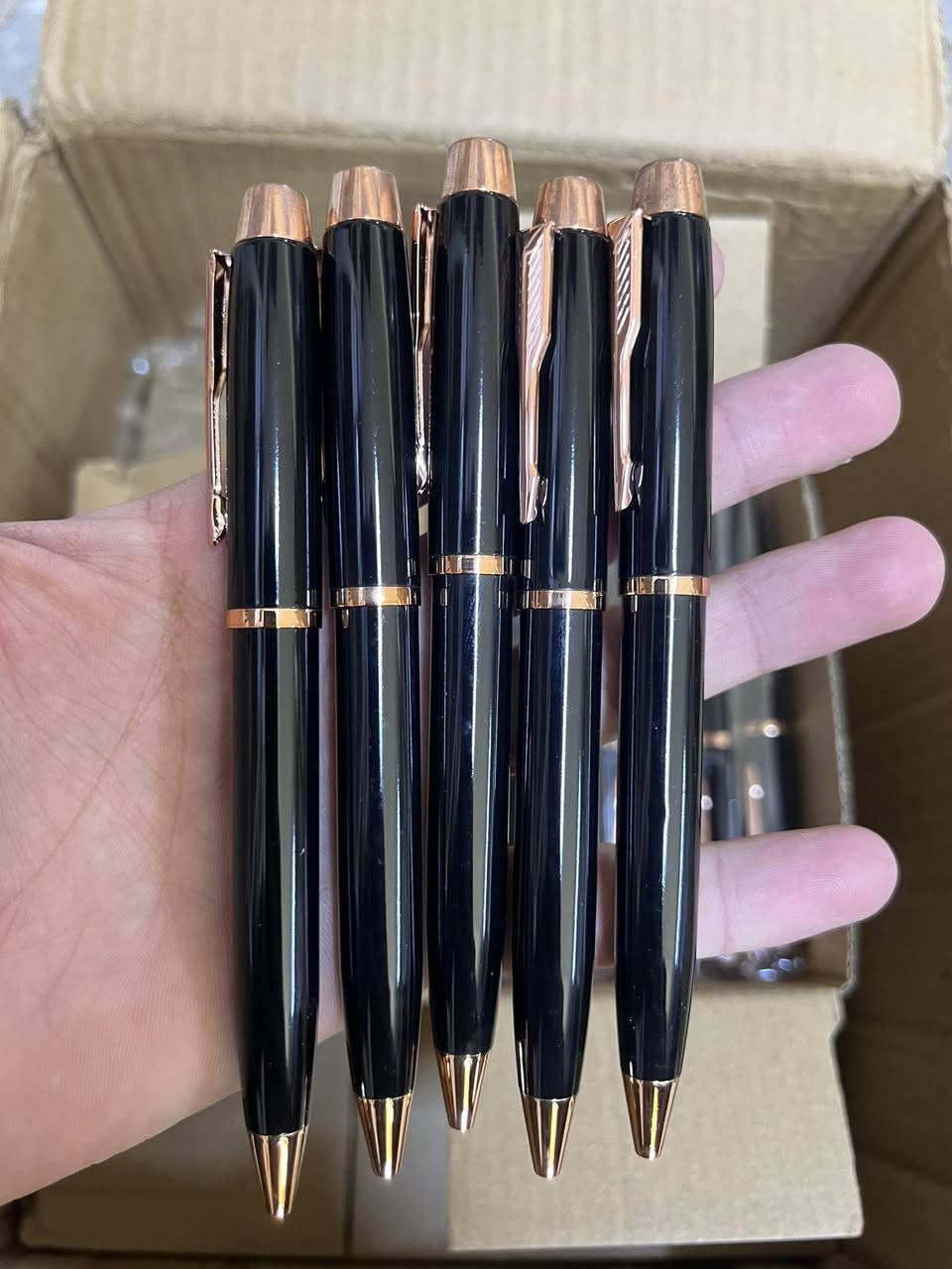 قلم جاف معدني قابل للحفر😍😍

كود:8222
عدد كارتون:500(10باكيت)
باكيت50قلم
سعر باكيت بالكارتون:
سعر باكيت:
_________
***********
***********

https://t.me/zanyar2stationery
