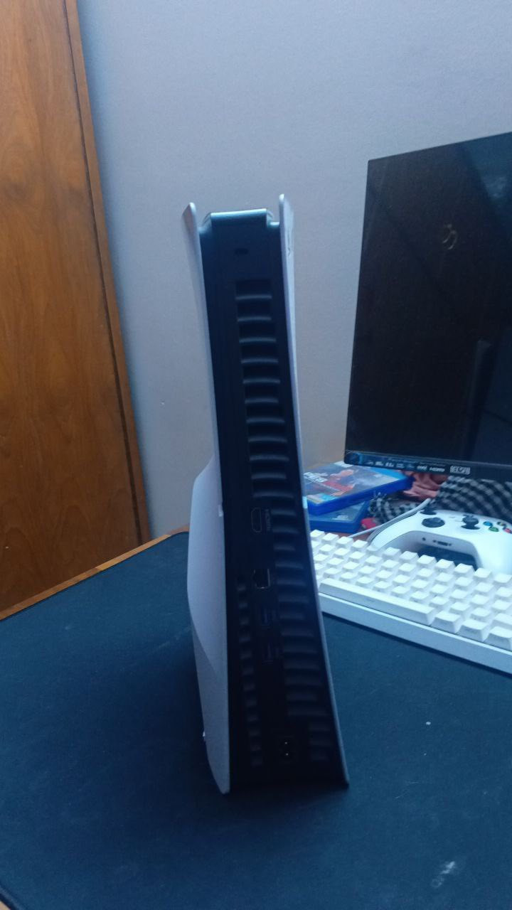 بلي 5سلم
يدة أضافة يعني ٢
وقرص بيس ٢٠١٨
وقرص لعبه سيارات ذا كرو موتر 
كامل ملحقات كارتونه وغراضه


**إذا كنت صاحب هذا الإعلان وتريد حذفه لأي سبب، رجاءا أرسل رسالة إلى الدعم الفني**