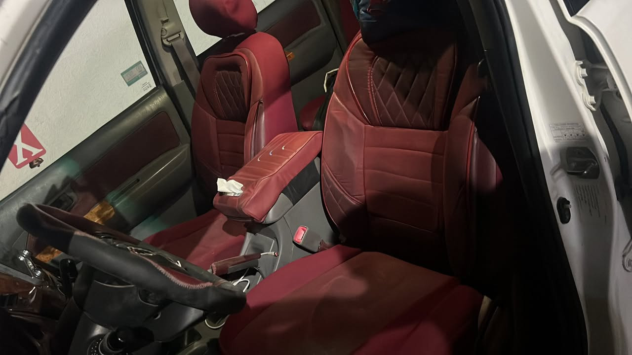 هايلوكس 2011
تيوتا رقم قادسيه للبيع مكان التاجي  ***********
