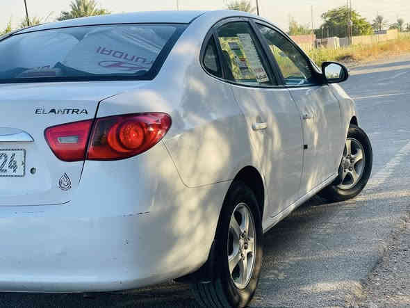 للبيع النترا مقدس موديل 11 خليجي رقم بغداد نكليزي بسمي تحويل مباشر كير ومحرك مكفولات تخم تاير تبريد ثلج  محرك 2000 هزه وسنويه ورقم جدد السياره مكفوله من الضرر بيه 4 قطع صبغ بدون دواخل شاصي لغود كفاله السعر 112 وبيه مجال مكاني بغداد رقم *********** غير متواجد على الخاص
