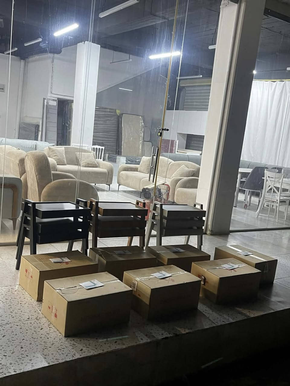 مۆدیلە ناوازەکە کە قەت بەسەر ناچێ دووبارە بەردەستە داشکاندی زۆر باشی بۆکراوە مێز و تەپڵەکی مقاڵیکە رۆخێکی کەمی هەیە وا دەکا چا و ئاو نەرژی بەسەریدا کوالێتیان زۆر بەرزە 
گەیاندن بەردەستە بە نرخی هەرزان


**إذا كنت صاحب هذا الإعلان وتريد حذفه لأي سبب، رجاءا أرسل رسالة إلى الدعم الفني**