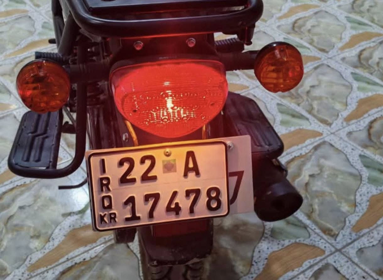 دراجة دايوان موديل 2026 للبيع

الدراجه مشتريها جديد صار اسبوعين و ماشيه 180 كيلو بس.

رقم أربيل تحويل وكاله موجود تحويل سنوية موجود و بسيط.

سبب البيع حجم الدراجة كبير عليه ما گدرت الها.

صور الدراجة موجوده و اكو فيديو اذا تريد تشوف تشغيلها، الدراجه نضيفة كلش و جديده و قوية، اذا مهتم تواصل وياي ماسنجر او على رقمي:
***********
***********
077--225--6644-7

الدراجة سعرها مليونين و 350 الف، و بيها مجال حلو للشاري.

و ما يكون خاطرك اله طيب ✨.
