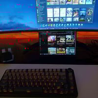 شاشه ثانويه حجم 15 كامل الملحقات كيبلات كارتونه وبيها سماعات داخليه وم...