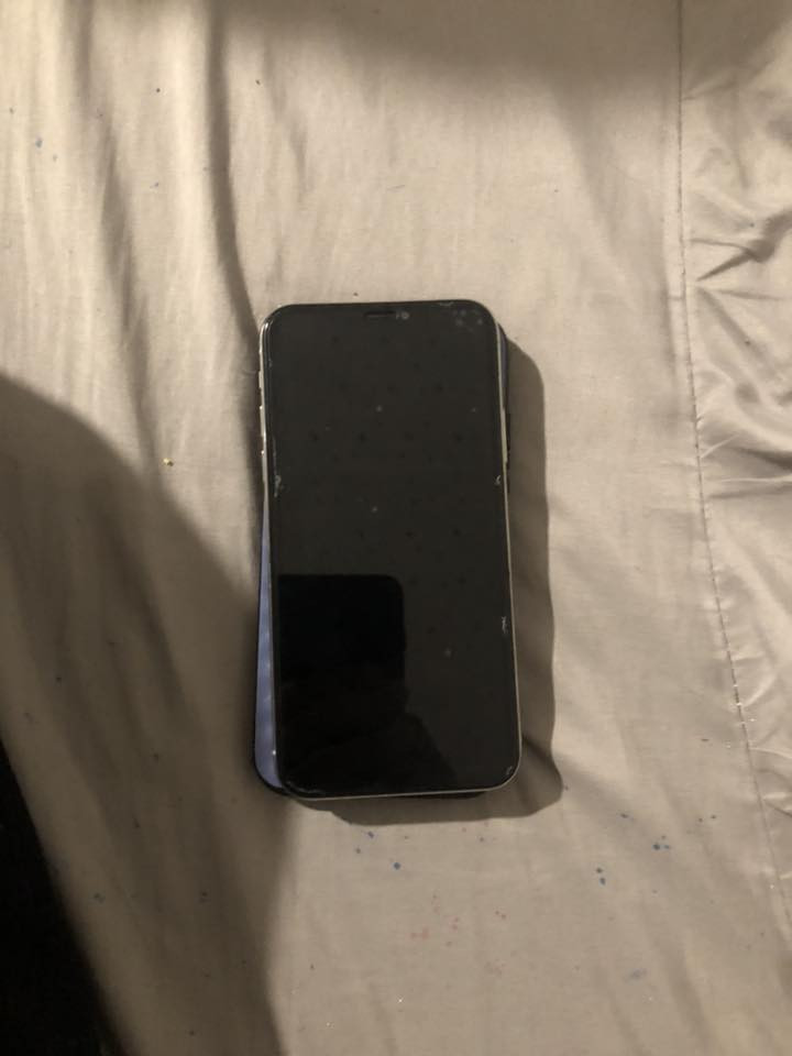 السلام عليكم ايفون X للبيع ذاكرة256 بطارية وشاشة ومبدلة وزر التنصي وتعلي واكفة تصليحها 10 سعر90 وبي مجال ..للطيبين


**إذا كنت صاحب هذا الإعلان وتريد حذفه لأي سبب، رجاءا أرسل رسالة إلى الدعم الفني**