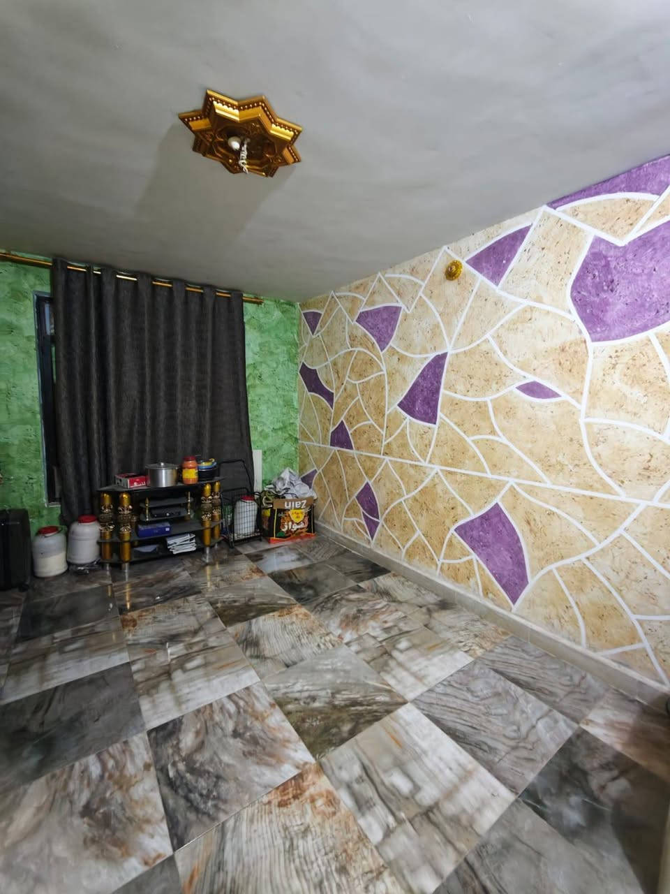 بيت للبيع منطقه 
مغـربه بضهر شارع 50
مساحة 140 ركن طابقين
الطابق الأول 
غرفة نوم + مطبخ +صاله
أستقبال+ صحيات+ منور
الطابق الثاني
ثلاث غرف نوم + صحيات
الطابق الثالث 
مخزن + سطح ايزوكام .
175 مليون سعره بيه مجال بسيط 
للاستفسار *********** ☎️🤳 كوله من طرف مندوبه ليان امانه
