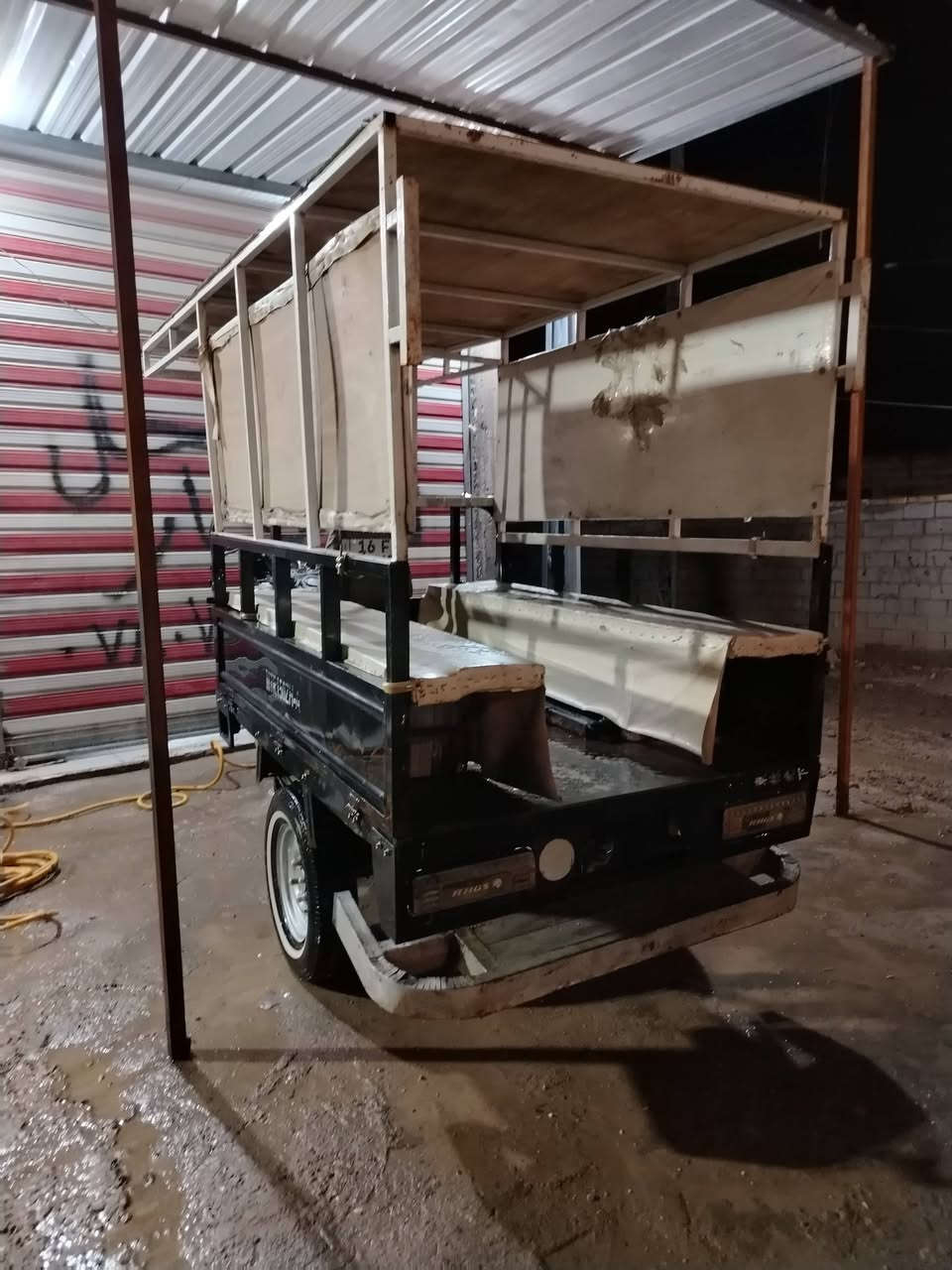 ستوته للبيع مديل 21 رقم انكليزي بسمي مكينه 26 ستوته نضيفه وحلوه مرتبه ع ايدي بيه محجر ومسطبات ابيع كامله وبدون بكيفك السعر 2350مكاني شاميه تفاصيل اتصل ***********
