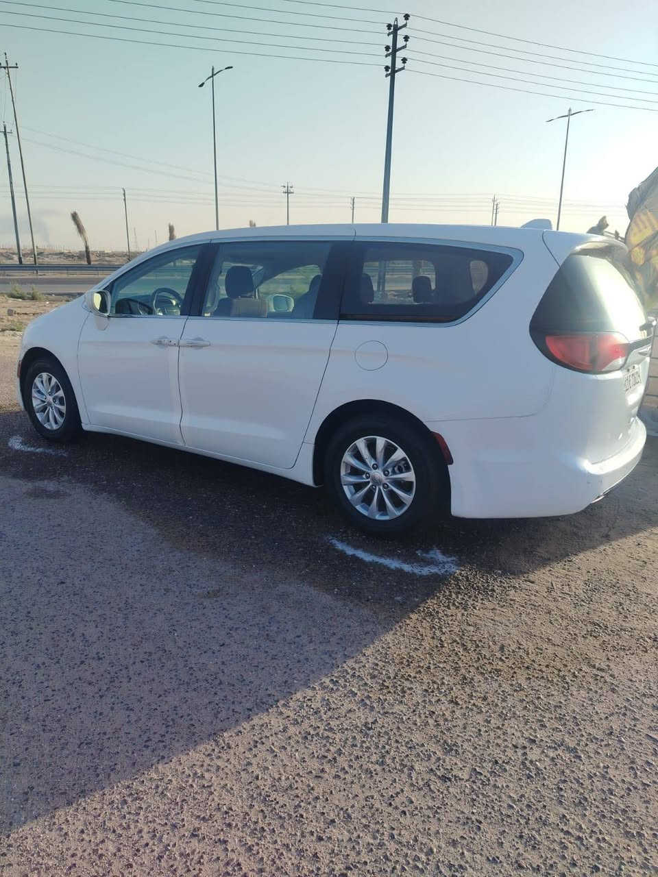 للبيع او مراوس بيوكن حديث
كلايسلر باسفيكا موديل 2018

مواصفات 

بصمه تشغيل 

أبواب كهربائي 

تحكمات ستيرن جهتين 

شاشه كبيره+ كامرة

حساسات امامي خلفي 

كير موس هاند بريك كهربائي 

V6 3600

سبعة راكب 

ثلاث قطع تبريد منفصل 

كير مكينه مكفولات تبريد ثلج حداديه صدر جديد تخم تاير جديد ترايها زيرو رقم بغداد أنكليزي بأسمي السعر 175 اوبيها مجال للشراي مكاني البصرة  للستفسار أتصال ع الرقم ***********
