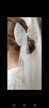 بدلة أطفال • ٤-٥ سنوات • فيونكة طويلة