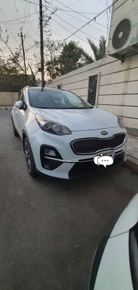 للبيع كيا سبورتج الشركة الدوليه على ايدي اني اخذتها من الشركة موديل ٢٠...