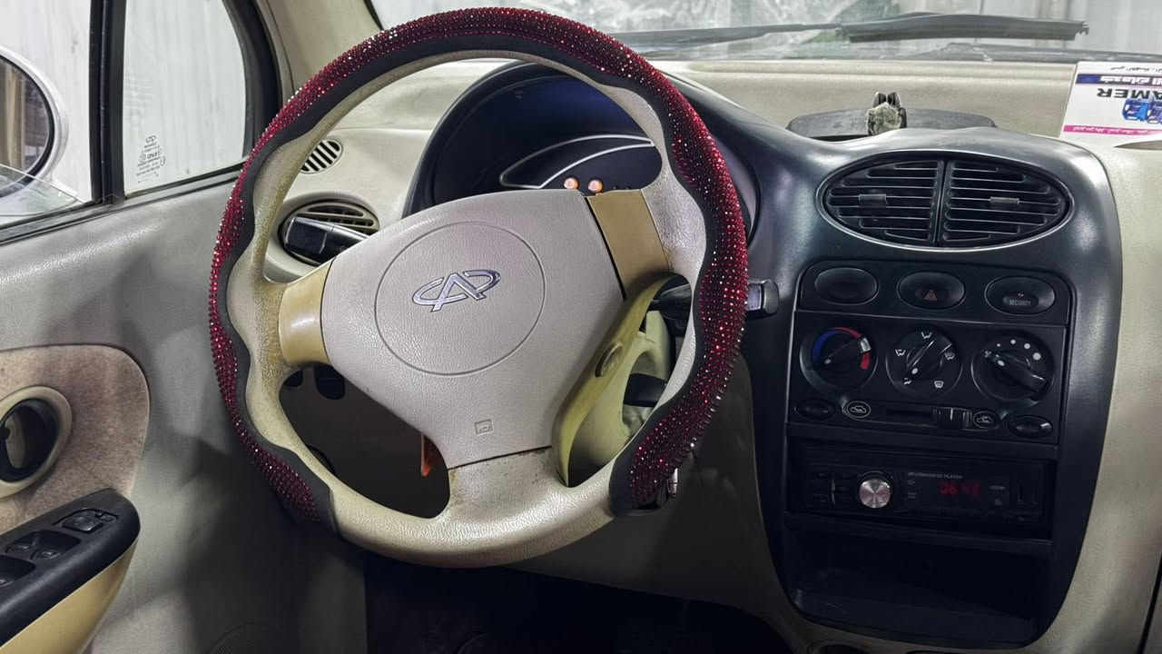 كيو كيو موديل 2012 سيارة مقفولة تبريد المحرك وقيل بشر سيارة باللون الاستفسار تسأل هذا الرقم ***********
