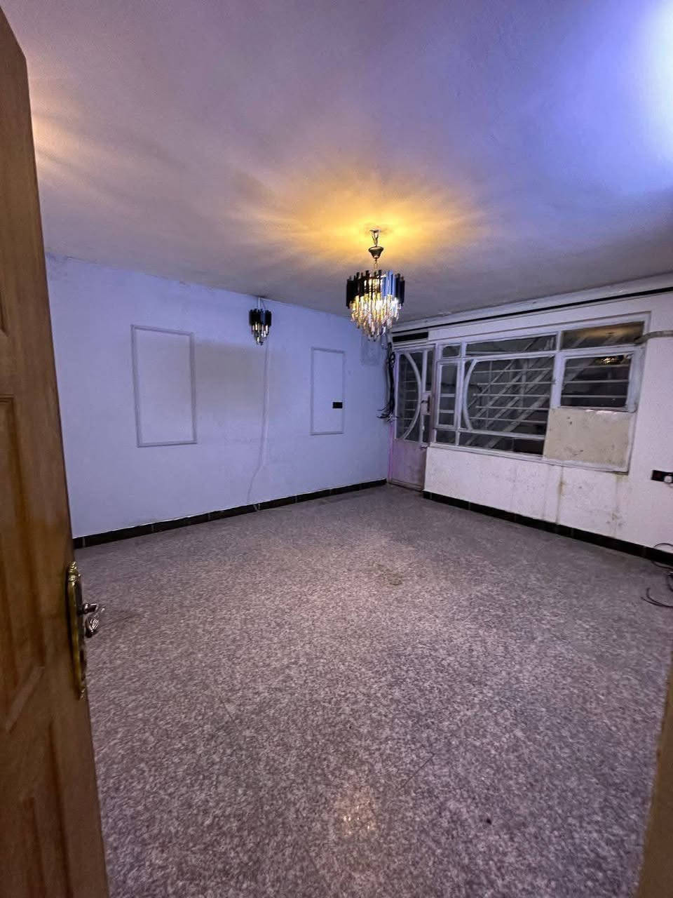 للأيجار دار تجاري  في #السيديه 📍
مساحه 150 متر نظام وحدات سكنيه يأجر بالكامل ✅🏠
 

يحتوي كل طابق على ⬇️
2 نوم وصاله ومطبخ وخدمات +الطابق الارضي يحتوي على كراج ومناور عدد 2 👌

الموقع السيديه الضباط عرض الشارع 20 متر ومقابل العقار ساحه كبيره تتسع 100 سياره ⚜️✔️

يمكن ان يأجر تجاري مثل معهد او مخزن او شركه توصيل او مجمع طبي او مركز تجميل او ما شابه ذالك من امور تجاريه 👍✔️
______________________________________
للأستفسار اكثر تفضلو بزياره مكتب الطائي للعقار 💎
السيديه شارع المركز عماره شركه السراب للمطابخ ✔️

او الأستفسار ع الارقام ادناه 📞↘️↘️ (متوفر واتساب )📌🔛
***********
