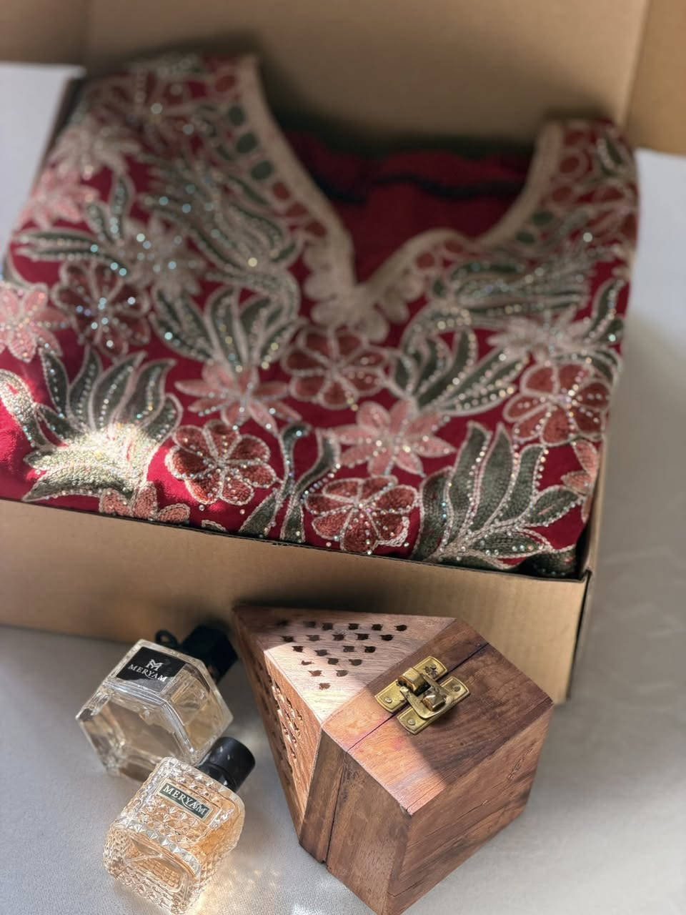 عرض عيد الأم 
مخور العيد 
او الگلابية عطوور ميني ومبخرة ب ٢٥ 🎶🙈
الالوان والقياسات حسب الطللب ❤️


**إذا كنت صاحب هذا الإعلان وتريد حذفه لأي سبب، رجاءا أرسل رسالة إلى الدعم الفني**