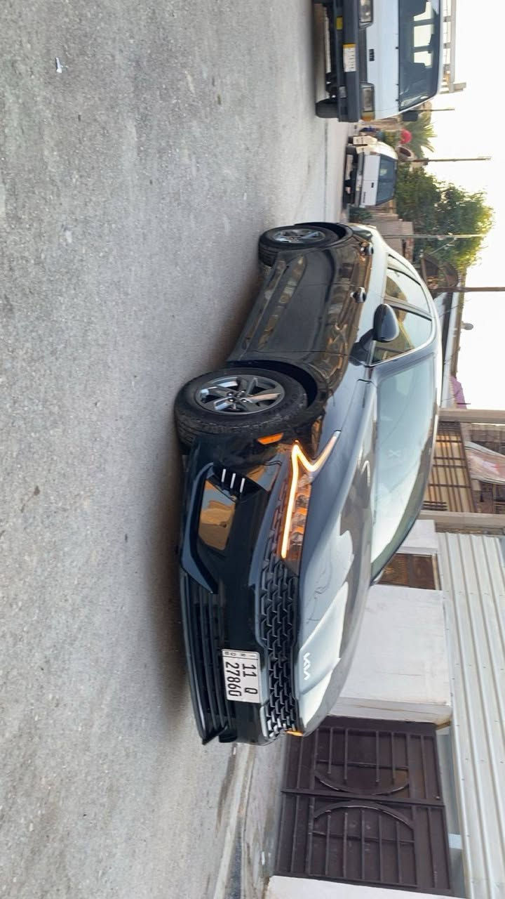 السلام عليكم k5/2022
رقم بغداد حره 
الموصفات lxs 
بصمه تشغيل عن بعد رادار أمامي خلفي جانبي 
تحديد مسار ٤ انظمه قياده تحكمات ستيرن 
سايد بريك بصمه قيادة ذاتيه 
تحديد مسار 
محرك 1600 تيربو 
 حادث موضح بصور 
بدون ايرباك 
بدون صبغ 
بدون دواخل 
تبديل جاملغ امامي عكس سائق  فقط 
السعر ١٧٢ 
السياره استيراد شخصي  
***********
