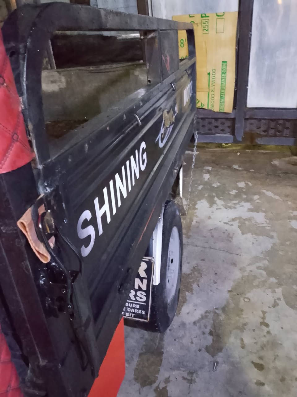 سلام عليكم شباب عندي هاي الستوتة موديل2020 كلى بشرط محرك جديد گشر بدون صبغ ماطور كلى عل البلادي  كركوك السعرمليون وربع وبي مجال ستوته مال بيت  غير متواجد عل فيس هاذه رقمي ***********
