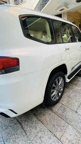 السلام عليكم 
للبيع لاندكروزر ساس مكملة لمتدد موديل ٢٠٢٣ ماشية ٢٩ الف بيهه كم شخط مكحلات فقط 
عنوان بغداد الاستفسار الاتصال  
 *********** السعر ٦٧٥ وبيهه مجال
