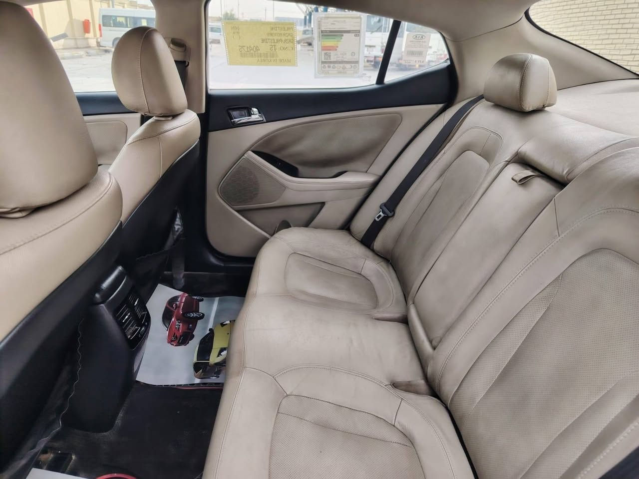 السلام عليكم
كيا اوبتيما خليجي موديل 2014 فول مواصفات 1/1 قماره حديد بيه رش الداير الخلفي الايمن والباقي مكفوله كفاله عامه من الضربه والصبغ والتبديل والبارد  سياره بوضع الشركه ماشيه 158 الف جديده جدآ رقم بغداد مشروع وطني تحويل مباشر مواصفات السيارة محرك 2400  دوش بصمة تشغيل بصمة أبواب شغاله بصمة جنطه حساسات بلاجكتور ويل كب اصلي عدد 5 يدات نيكل من الداخل والخارج تبريد أمامي خلفي دبل كزوز كشنات جلد لد أمامي خلفي لايت عدسه سياره جديده جدآ من الداخل والخارج وجاهزه مكينة كير كهربائيات تخم تاير كله جديد تبريد ثلج  حدادية شرط ١٠٠% تراي زيرو مكان السيارة الناصريه
السعر{138} 
اللاتصال ***********
