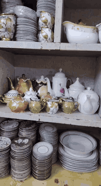 عندي مواعين للبيع تقريبا 16 لو 17 كرتون شلع للبيع شراء يجيني على الخاص ويخابر على هذا الرقم***********
