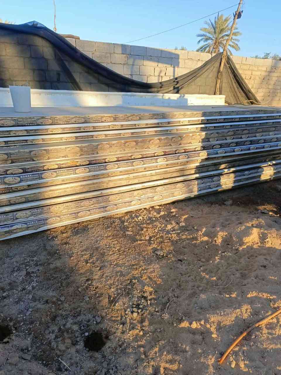 السلام عليكم
يوجد سندويج للبيع الطول 5امتار وربع  100متر للاستفسار الاتصال ***********
