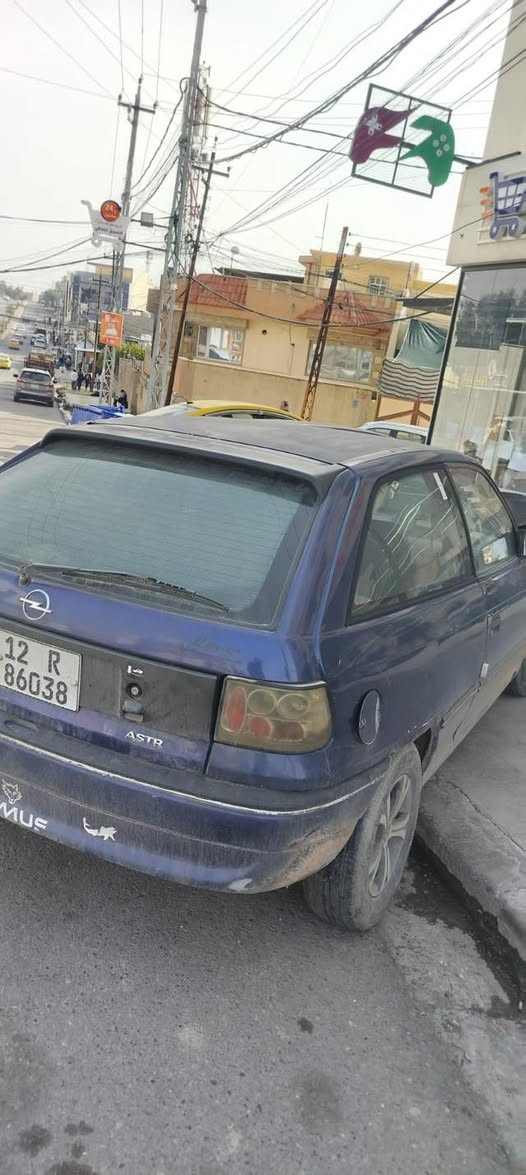 السلام عليكم
استرا للبيع موديل ١٩٩٤ تك باب السيارة باسم صاحب السيارة تريد وكالة تريد تحويل رقم سنوية هزه جديدة  بيها بداية نفخ الكير شرط طخم تاير جديد

السعر ٢٥ 

الاستفسار صاحب السيارة  / ***********
