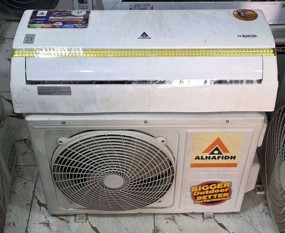 سبالت حجم ( واحد طن  )انفيرتر اقتصادي تحكم امبير يشتغل على 2و3و4 امبير 
مستخدمات شي شي قليل بعدهن  بضمان الشركة 

1ـ سبلت الحافظ حجم واحد طن انفيرتر تحكم امبير انتاج 2024 بعده بضمان الشركة 

2ـ سبلت اوكس حجم واحد طن انفيرتر تحكم امبير  انتاج 2024 بعده بضمان الشركة 

مع كامل ملحقاته بواري ريمونت قاعده وايرات غازهن مال الشركه مقفول 
 سعر الواحد 325 💶
للاتصال او وتساب *********** 
📍مكاني بغداد قريب الشعب بوب الشام 
يوجد خدمة توصيل 🚛داخل بغداد فقط
