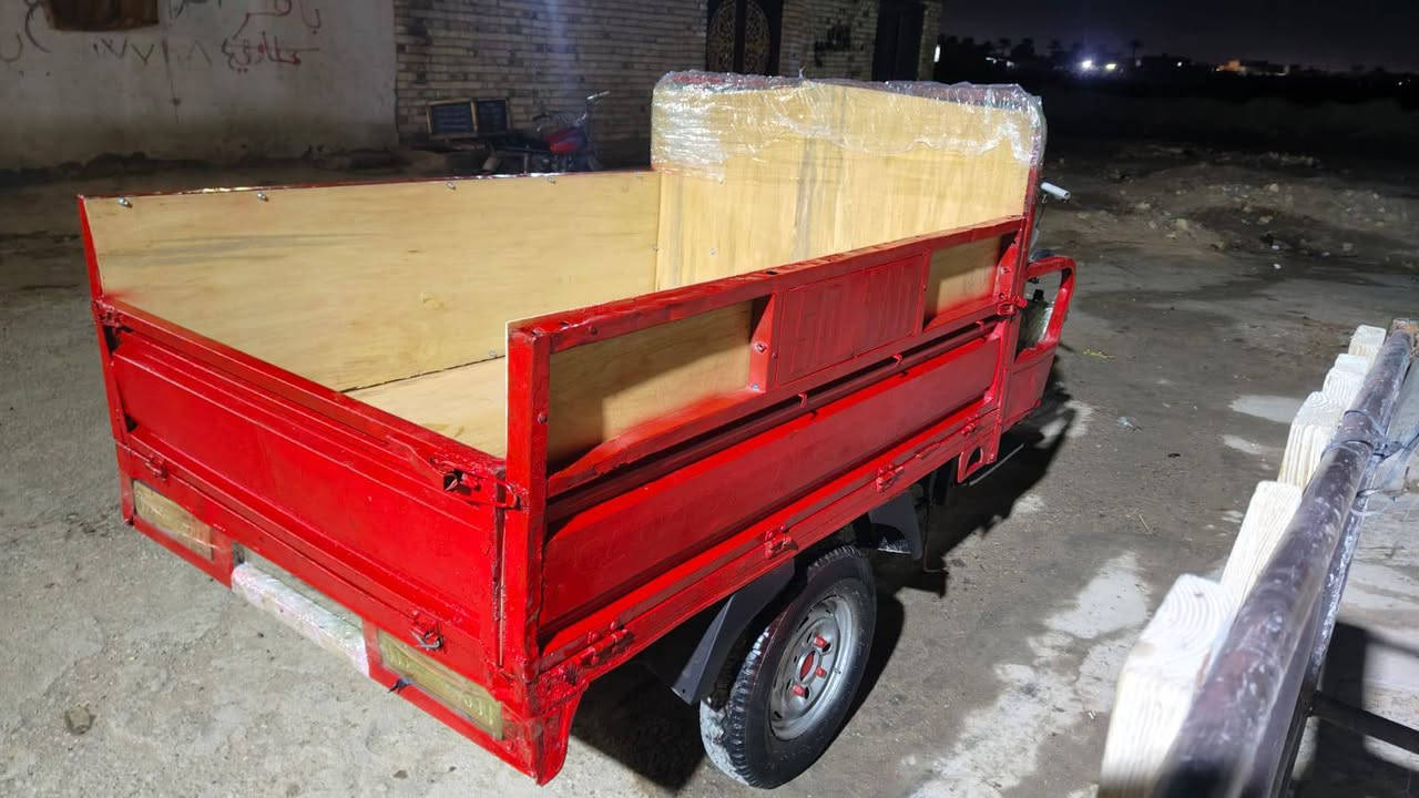 السلام عليكم ستوته للبيع مقفول شاصيها ومحرك العنوان مجدي بالعماره رقم الهاتف والسعر واحد و400 وبيها مجال ***********
