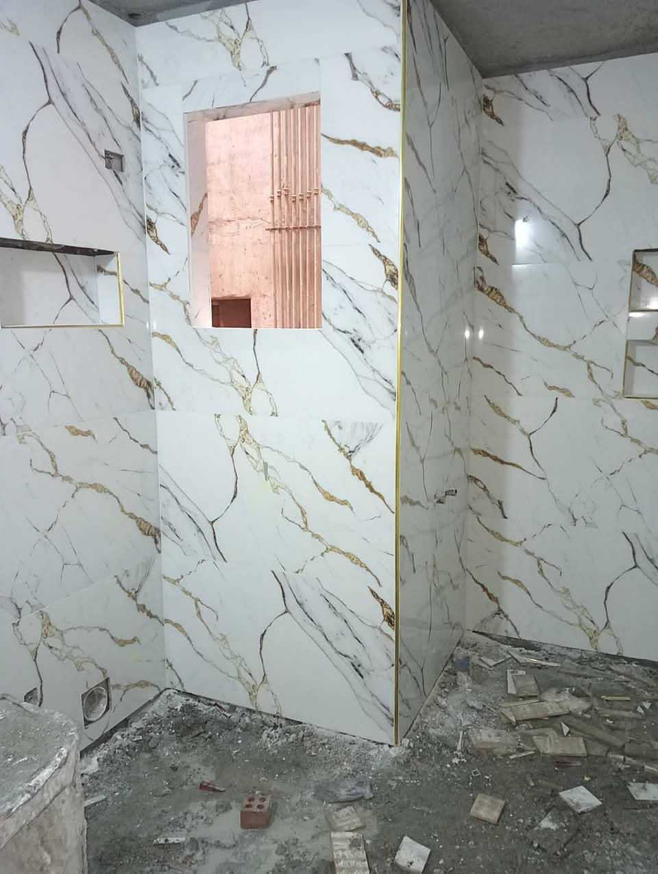 سلام عليكم خلفه سراميك مصري شغل مرتب تسليم ليزر هندسي ***********
موجود واتس
