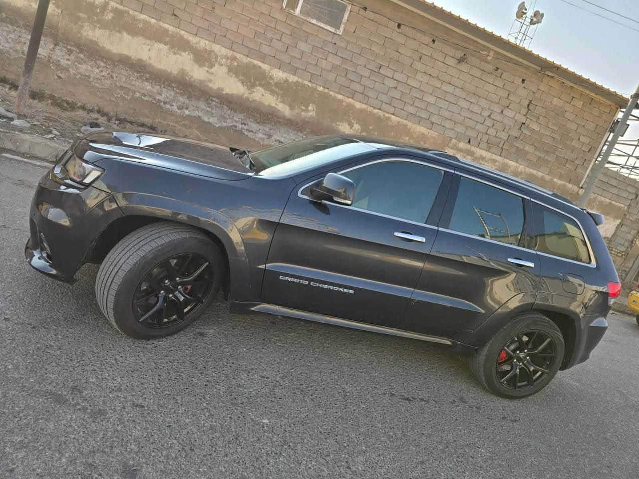 جيب لمتدد خليجي 2016 بدون ضربه محرك 5700 المرغوب فول مواصفات للاخير 

مري قلاب 

تدفئه تبريد كشنات وستيرن 

بانوراما 

كامير خلفيه 

تايرات جدد 

سحب فول 

لد حاجب متغير 

زنون 

السياره نصبتها احلى من الصور 

مكانها ديالى بلدروز 

*********** 

السعر 195 وبيها مجال بلاد رز, ديالى
