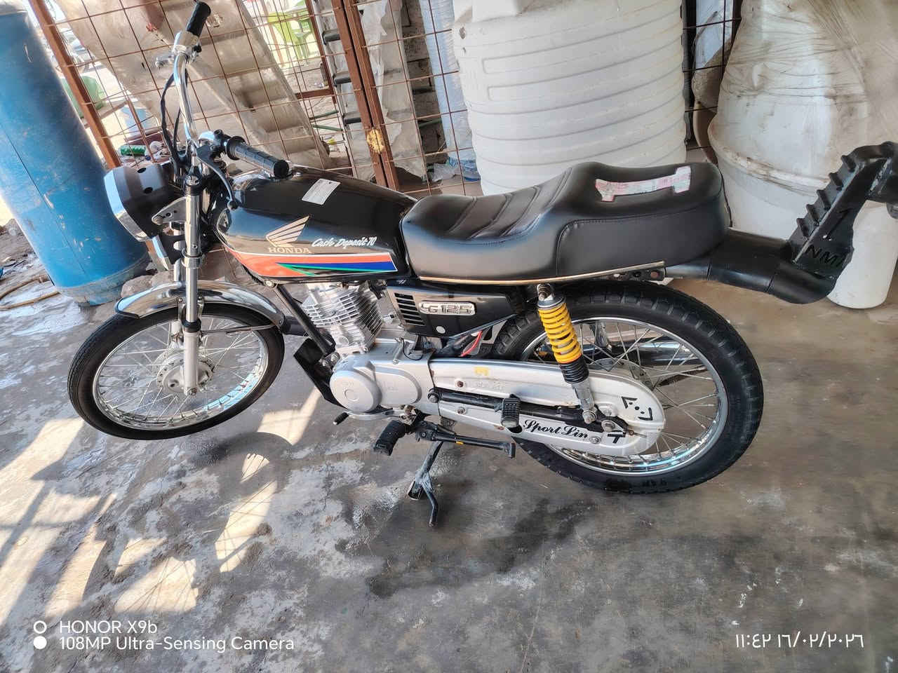 دراجة للبيع شاصي  2021 ارشة اوراق اصولي وتعميرة كلهة2025نامة شلامجة برغي ما مفتوح بدراجة سعر 800 مكان ديوانية للستفسار ***********
