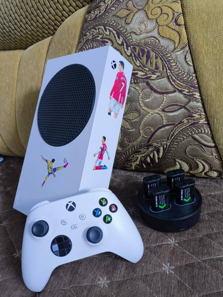 السلام عليكم ورحمة الله وبركاته

للبيع Xbox Series S بحالة ممتازة جداً، الجهاز نظيف 100% وشغال 100% وما بي أي مشكلة، وما مفتوح ولا برغي.

السعر: 400 ألف دينار عراقي

للجادين بالشراء فقط، المراسلة أو الاتصال على الرقم:
***********

مع الشكر والتقدير.
