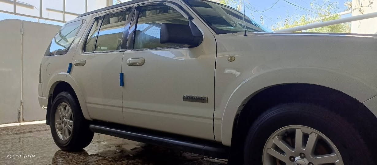 السلام عليكم..
فورد اكسبلور موديل ٢٠١٠ خليجي شركة نيفا رقم بغداد الماني بأسمي سنوية لغاية ٢٠٢٦ مكفولة من الضربة والصبغ فول مواصفات  سبعة راكب تبريد ٤ قطع فتحة سقف تحكم ستيرن كشنات جلد فورويل ٤×٤ تدفئة كشنات شاشة دشبول باتري جديد تاير جديد لايت زنون ومواصفات كثيرة.
السعر ١٤٥  او مراوس بتاهو  او الفينية. 
العنوان ميسان حي السلام  للإستفسار ***********
