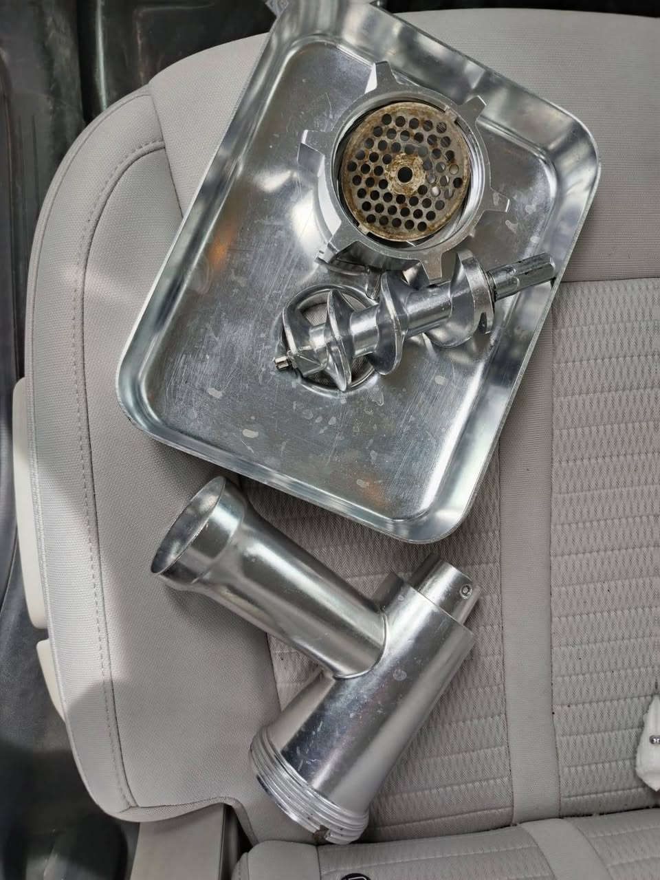 مثرامة سونيفر جديدة (مثروم بيها مرتين فقط) للبيع بسعر مناسب التواصل على الواتساب ***********5
